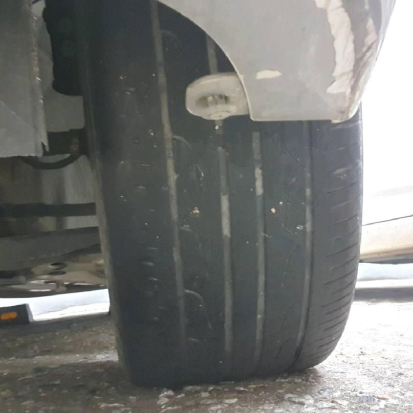 Tire tread inspection sample